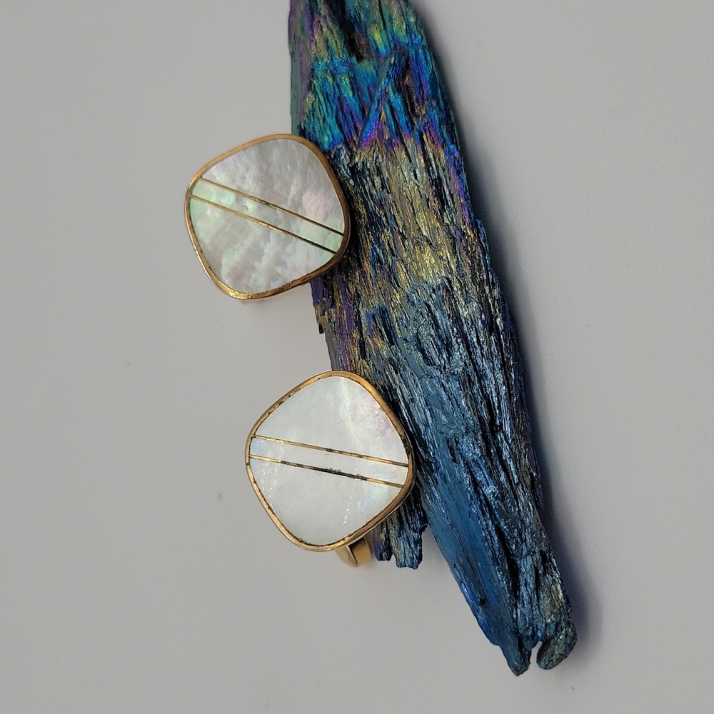 Men's cufflinks,  gold tone with mother of pearl inlay.